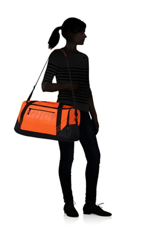 Duffelbag 47L med egen skolomme American Tourister