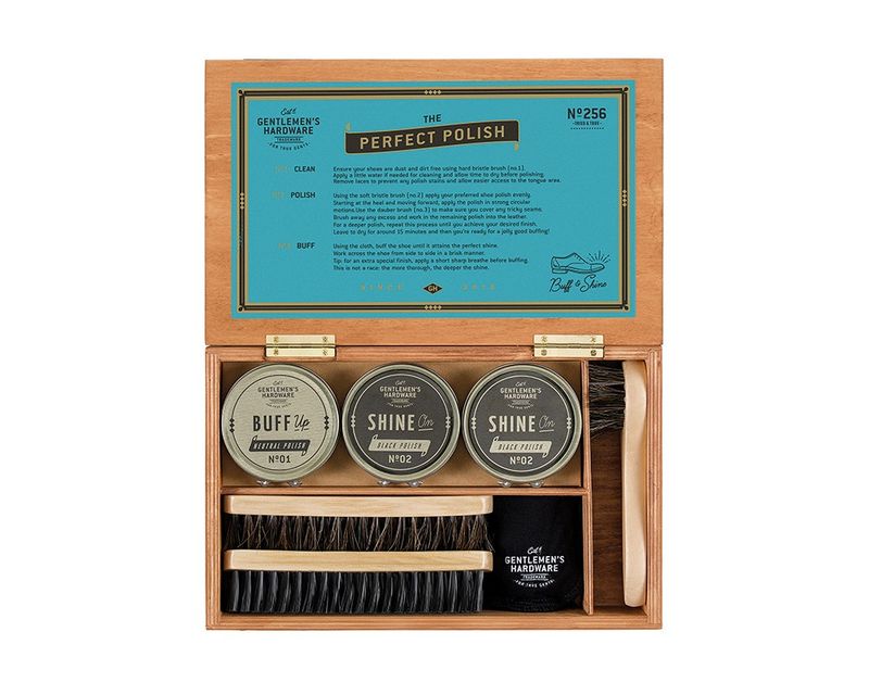 Skopussesett i treeske – Elegant skopleie fra Gentlemen's Hardware