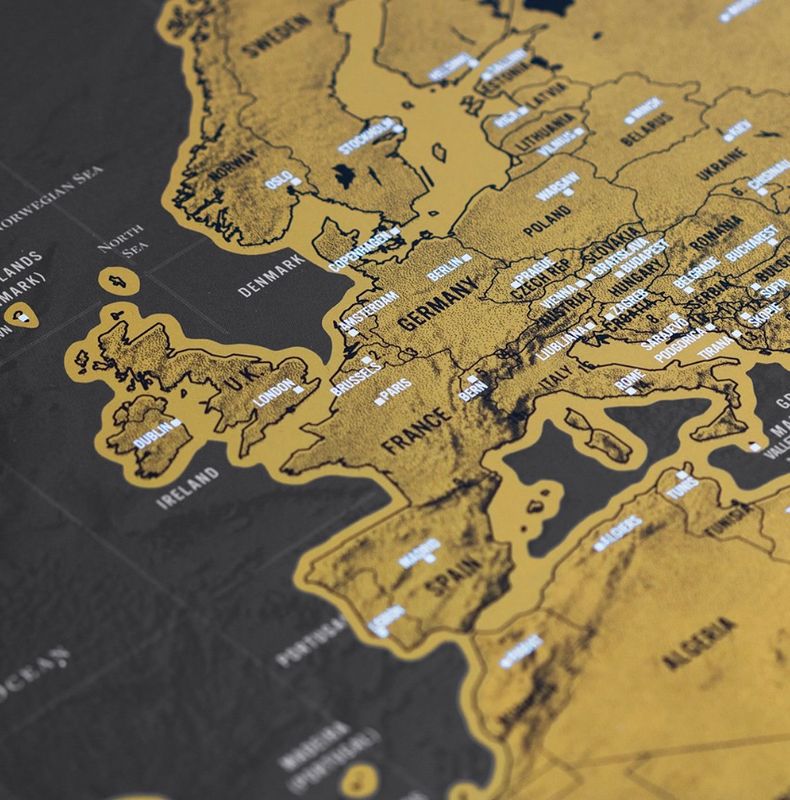 Scratch Map Deluxe skrapekart i sort og gull fra Luckies of London 